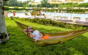 Der Pool ist der perfekte Platz zum Entspannen - Foto: Bethel Fath